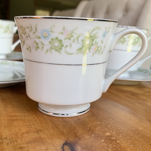 Royal Wentworth Pauline Teacup and Saucer - Picture 7 of 13